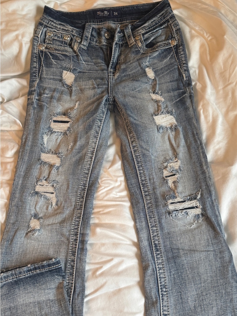 Miss Me Women's Ripped Skinny Jeans in Light Blue Wash
